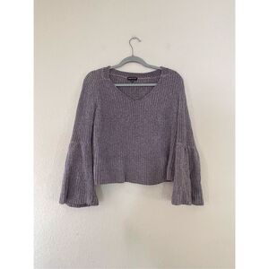 Knyt and lynk soft thick knit flared sleeve sweater size medium